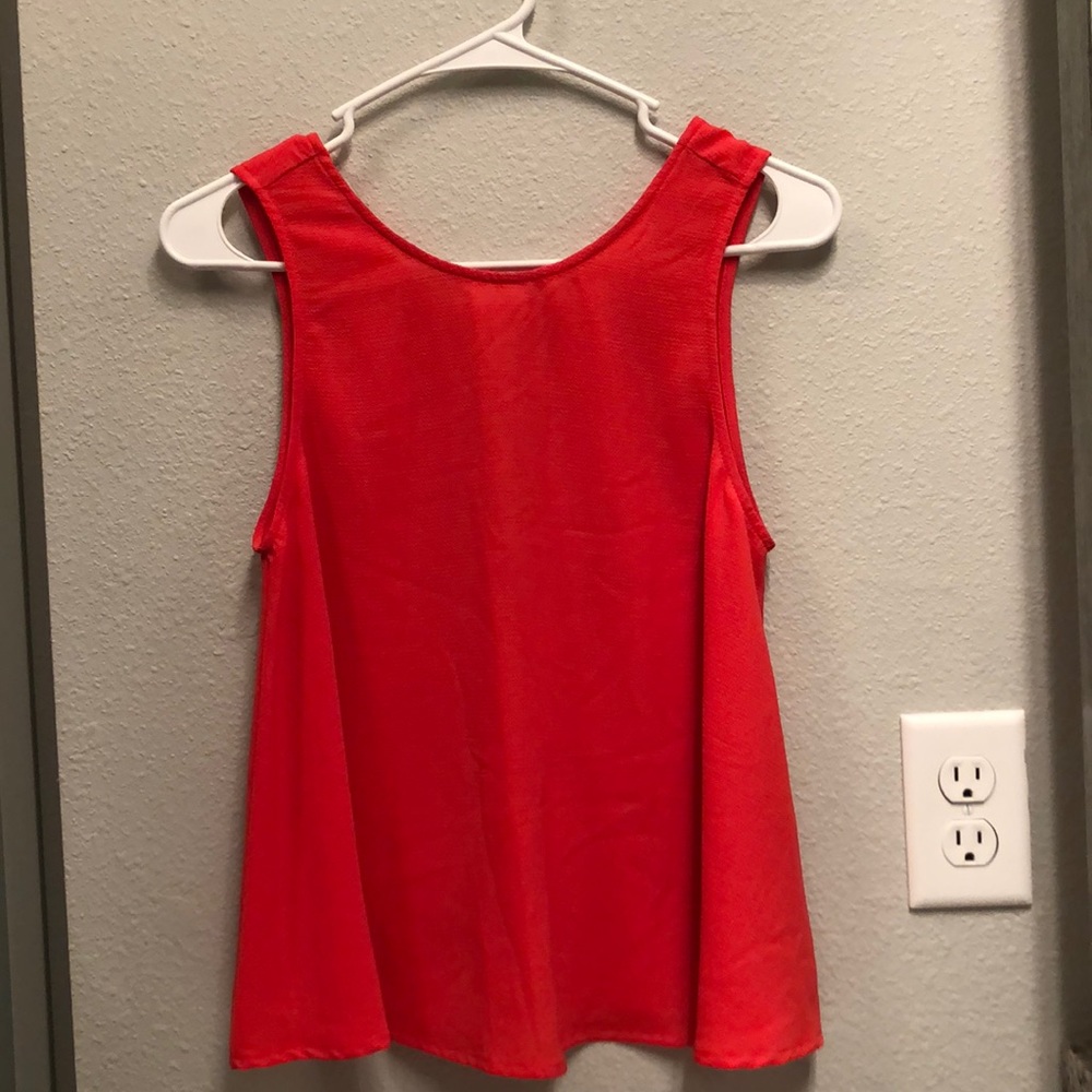 Women’s Small Flowy Top